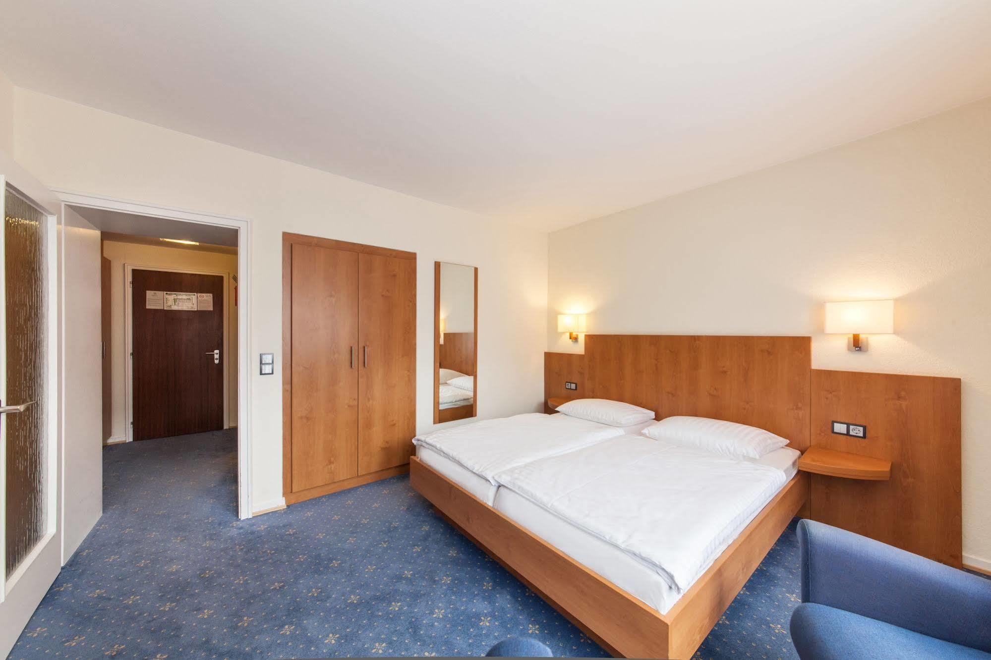 Hotel Drei Kronen Elmshorn Eksteriør billede
