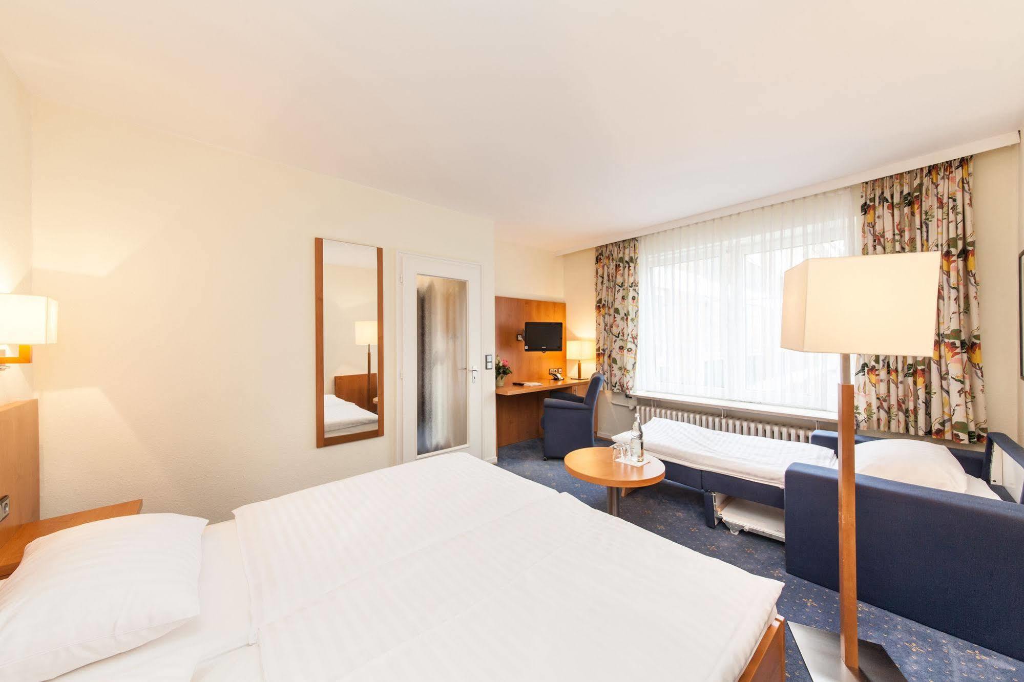 Hotel Drei Kronen Elmshorn Eksteriør billede